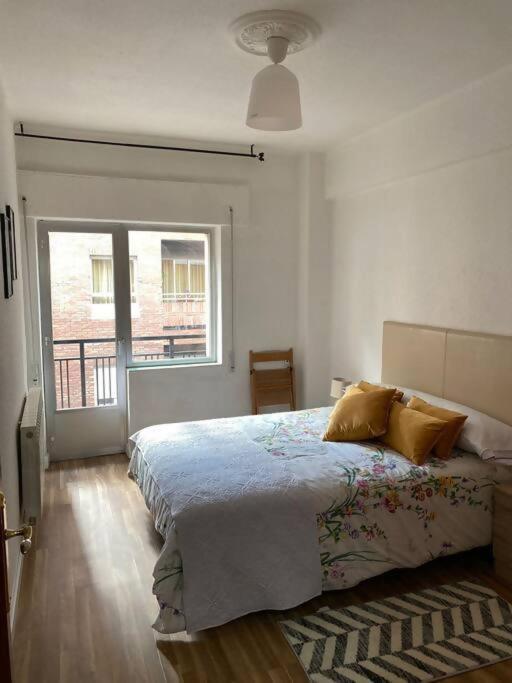 Amplio Alojamiento Guerrilleros Centro Salamanca Ngoại thất bức ảnh